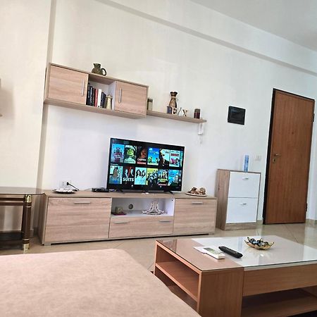 Modern , Quiet , Family Friendly & Fully Furnished Apartment Vlora Kültér fotó