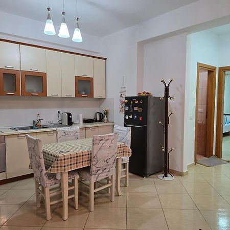 Modern , Quiet , Family Friendly & Fully Furnished Apartment Vlora Kültér fotó