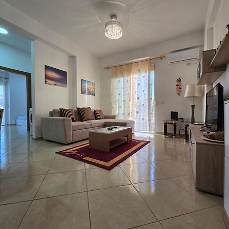 Modern , Quiet , Family Friendly & Fully Furnished Apartment Vlora Kültér fotó