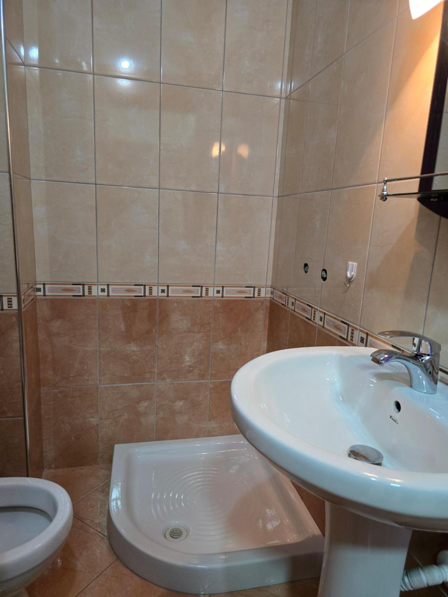 Modern , Quiet , Family Friendly & Fully Furnished Apartment Vlora Kültér fotó