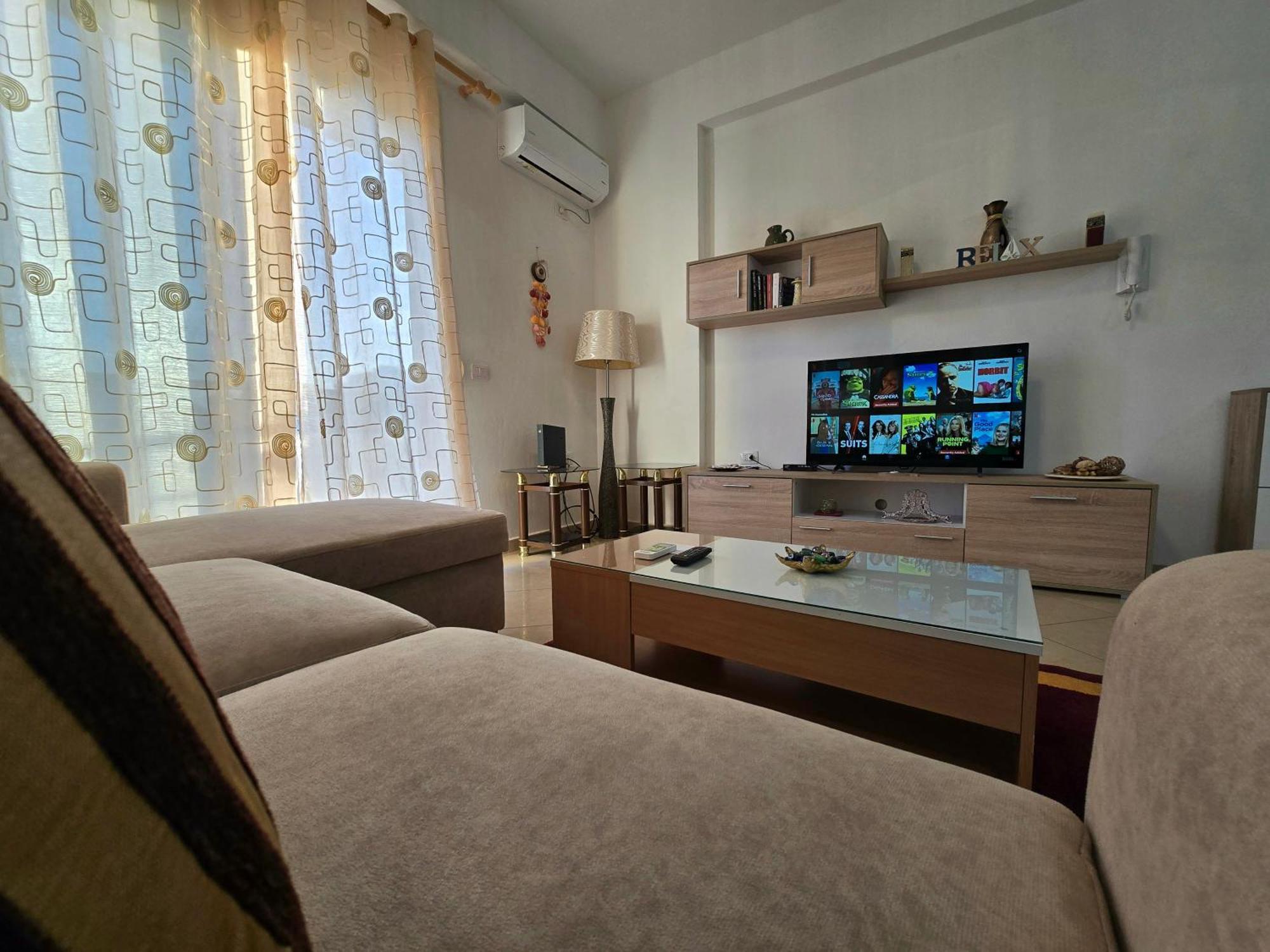 Modern , Quiet , Family Friendly & Fully Furnished Apartment Vlora Kültér fotó