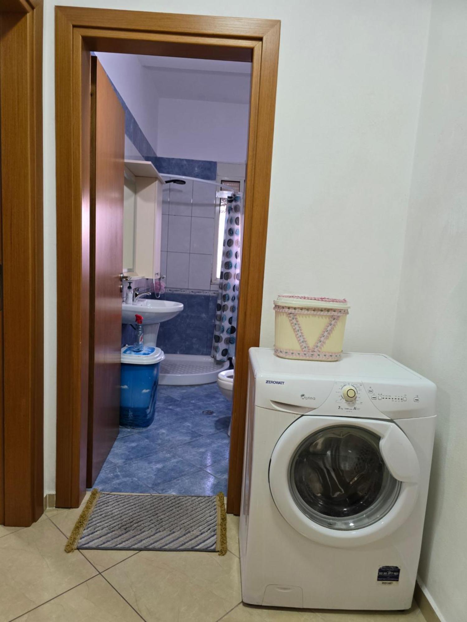 Modern , Quiet , Family Friendly & Fully Furnished Apartment Vlora Kültér fotó